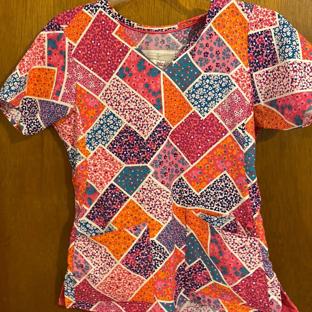 Xs Vera Bradley scrub top